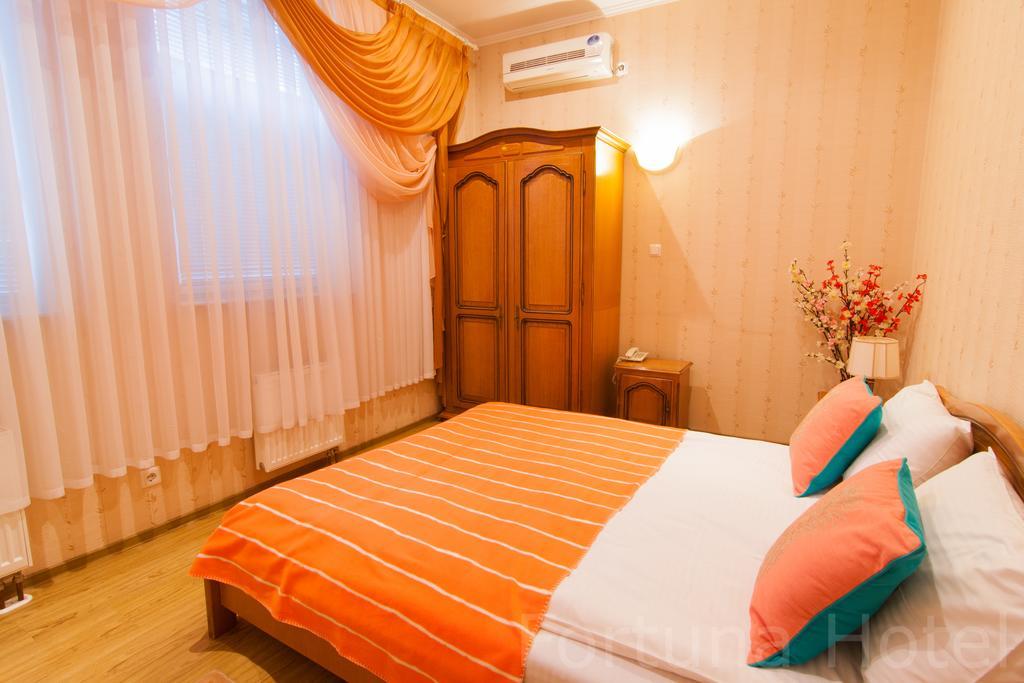 Fortuna Hotel تشيسيناو المظهر الخارجي الصورة