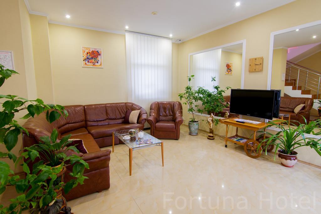 Fortuna Hotel تشيسيناو المظهر الخارجي الصورة