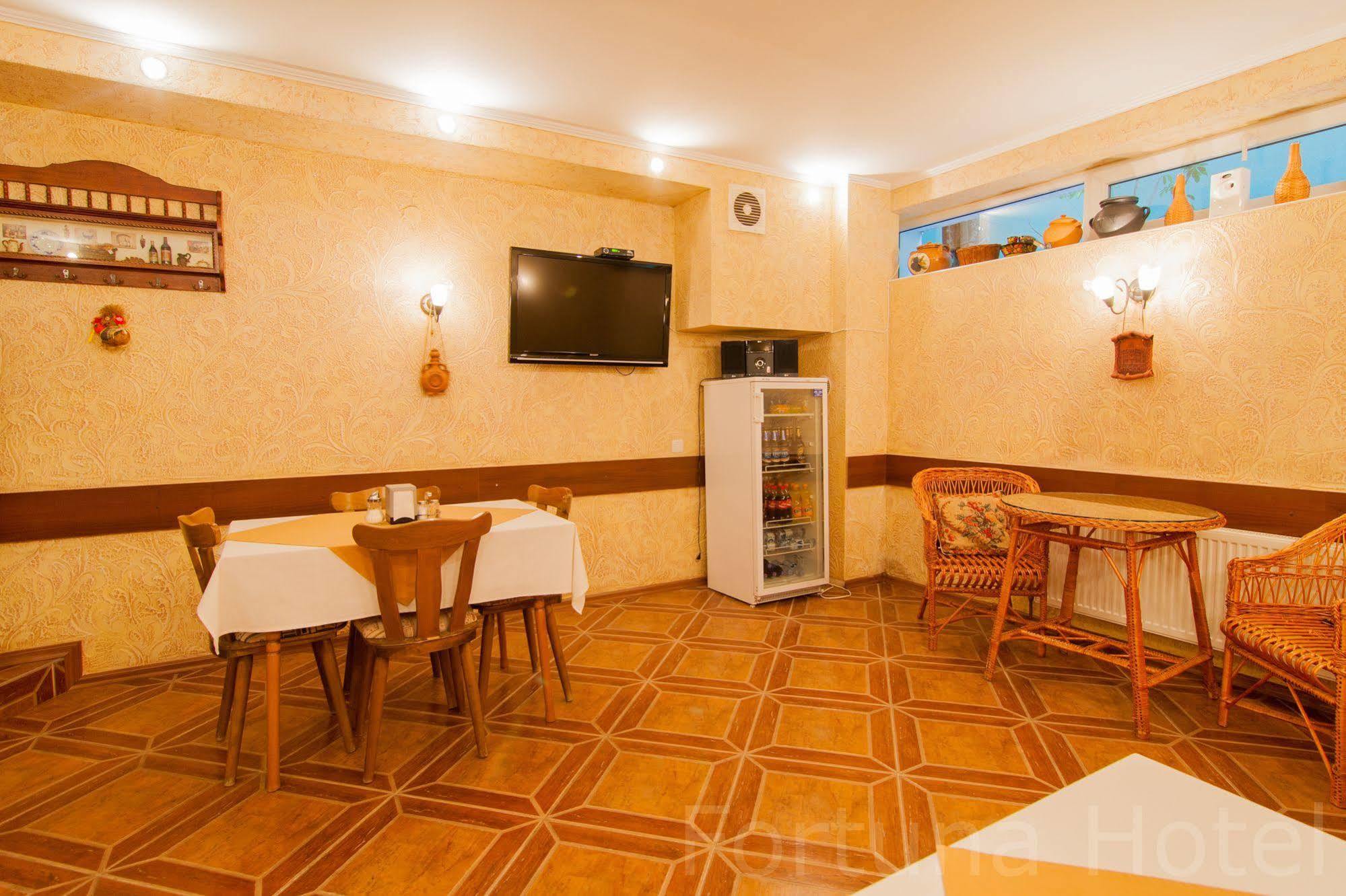 Fortuna Hotel تشيسيناو المظهر الخارجي الصورة