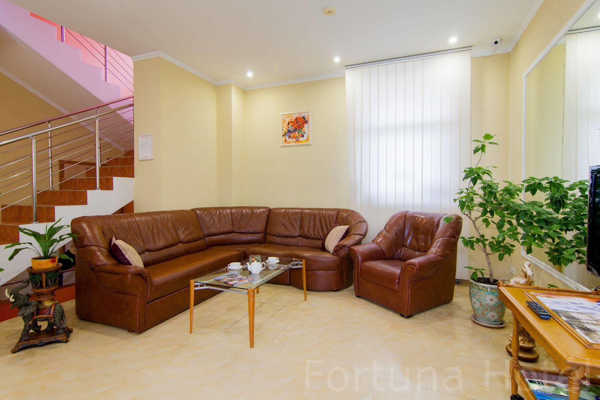 Fortuna Hotel تشيسيناو المظهر الخارجي الصورة