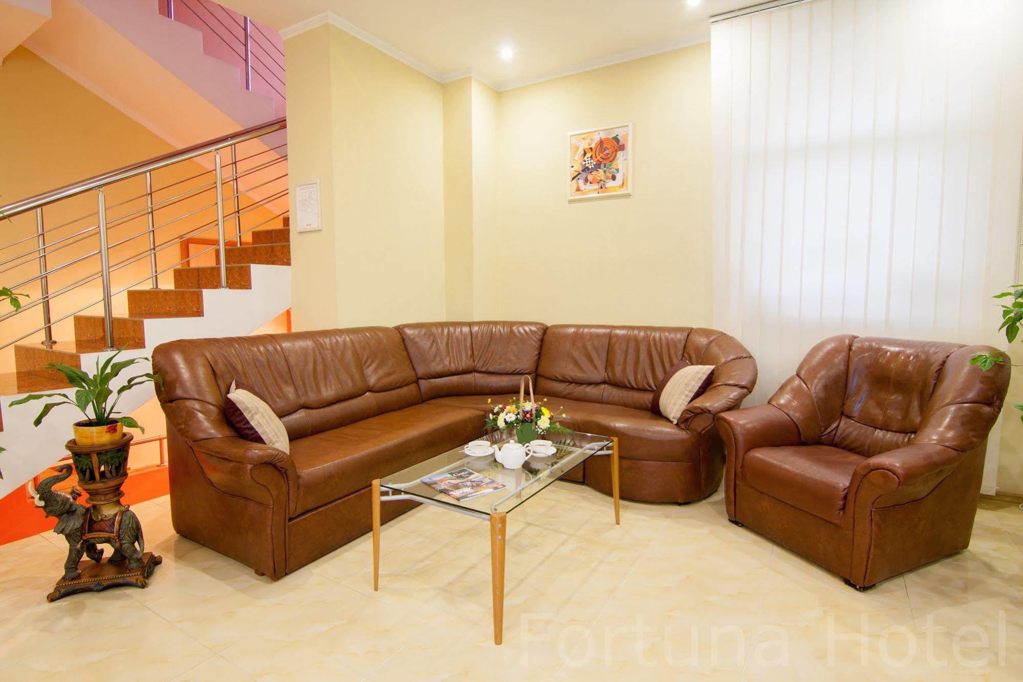 Fortuna Hotel تشيسيناو المظهر الخارجي الصورة