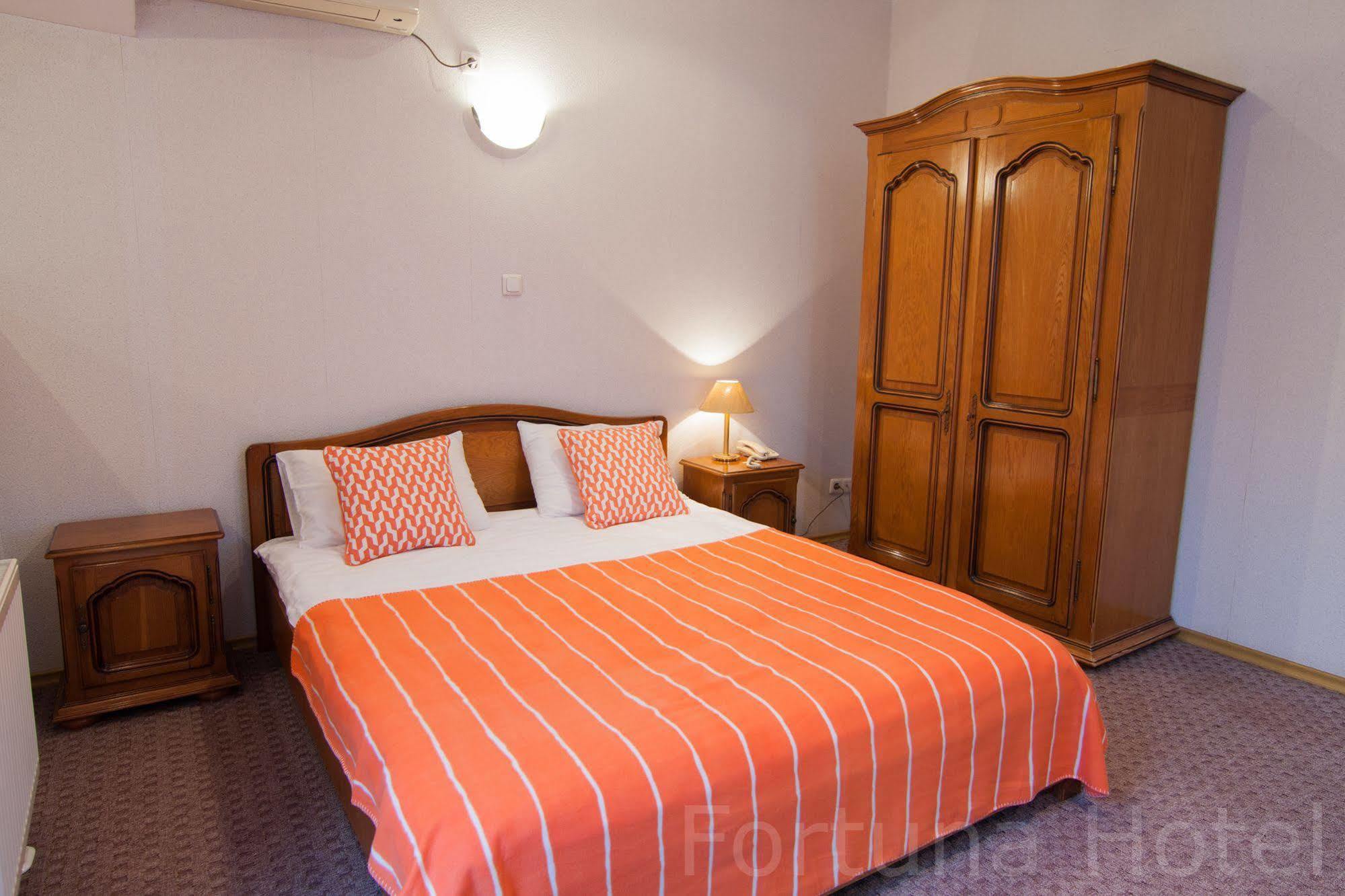 Fortuna Hotel تشيسيناو المظهر الخارجي الصورة